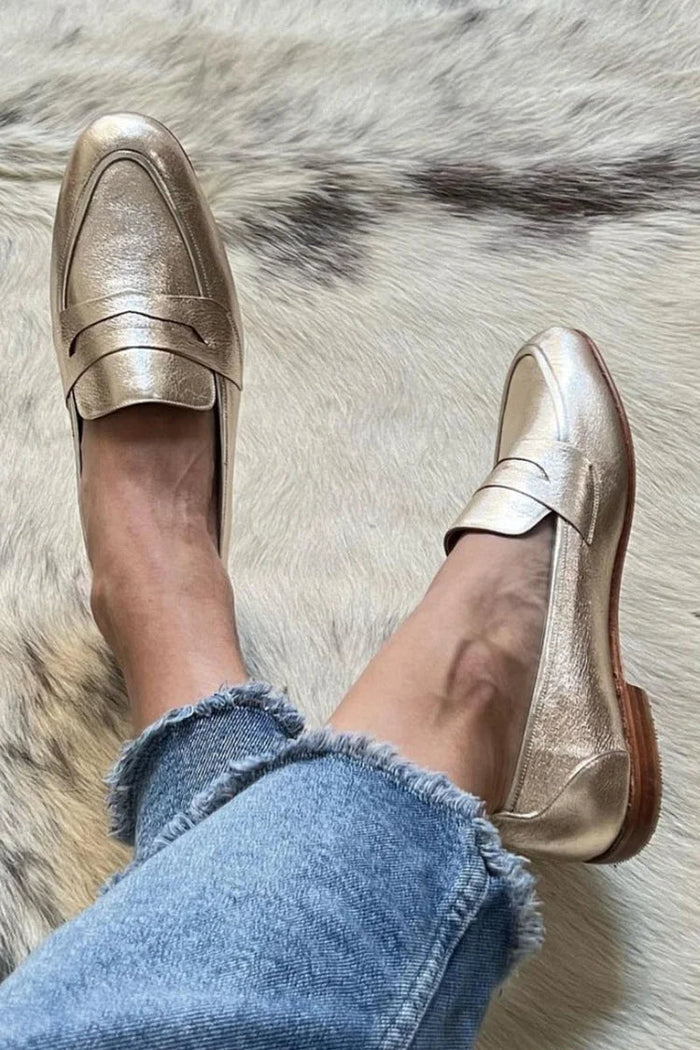Dam Metallic Loafers med Slät Yta och Låg Klack